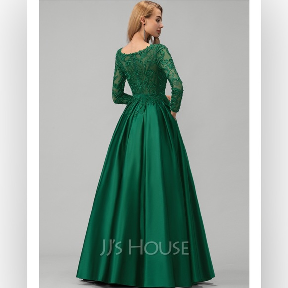 Emerald green prom dress - Picture 4 of 5